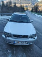 Inserat Volvo V40, BJ:2004, 116PS um 600 Euro 